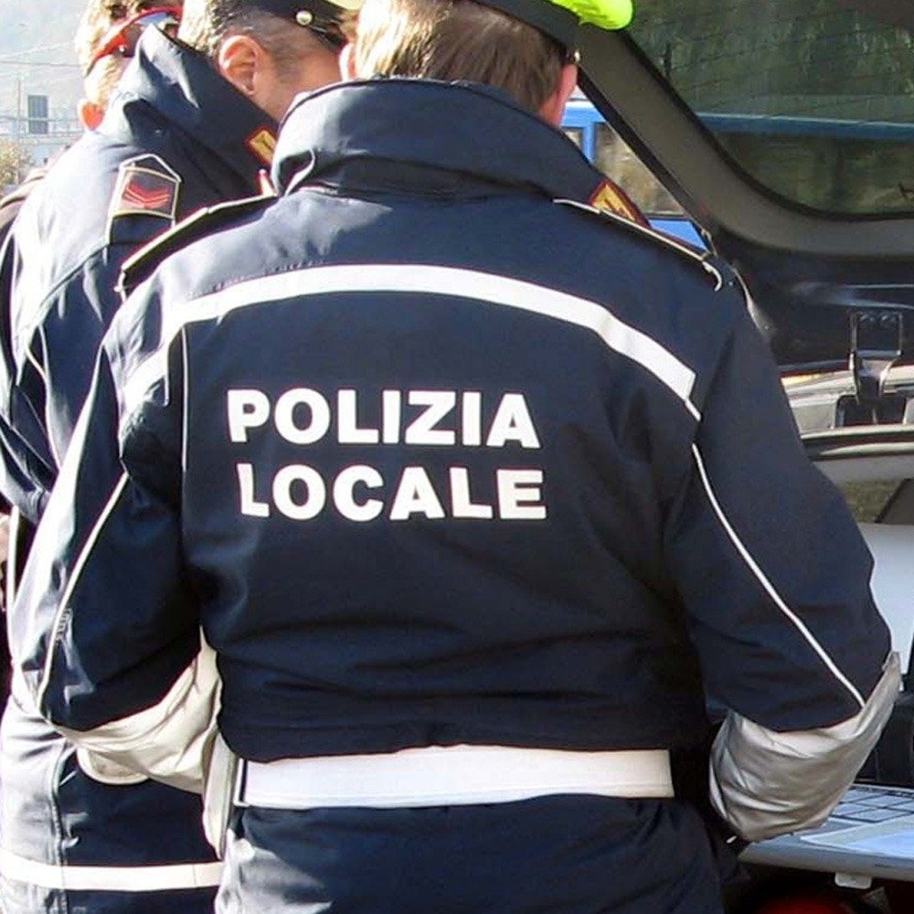 Sassari,cagnolino torturato col fuoco, caccia ai delinquenti