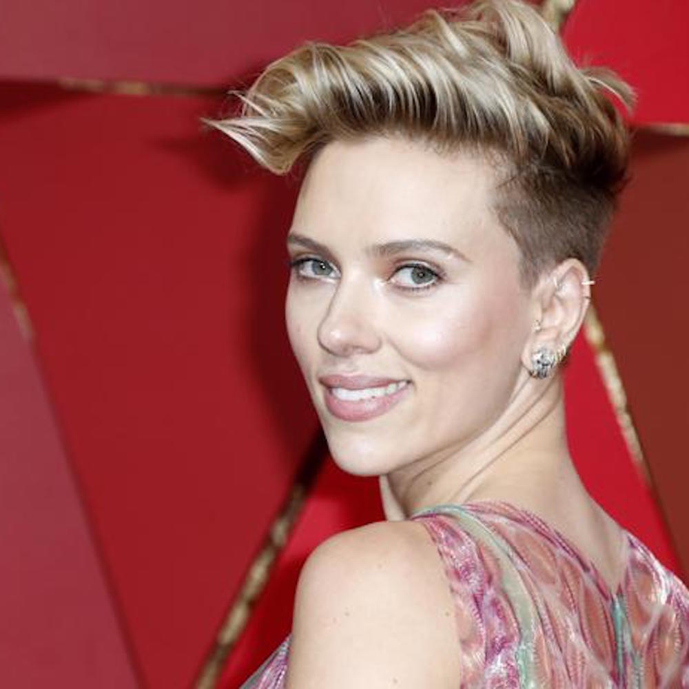 Scarlett Johansson chiede il divorzio dal giornalista francese Romain Dauriac