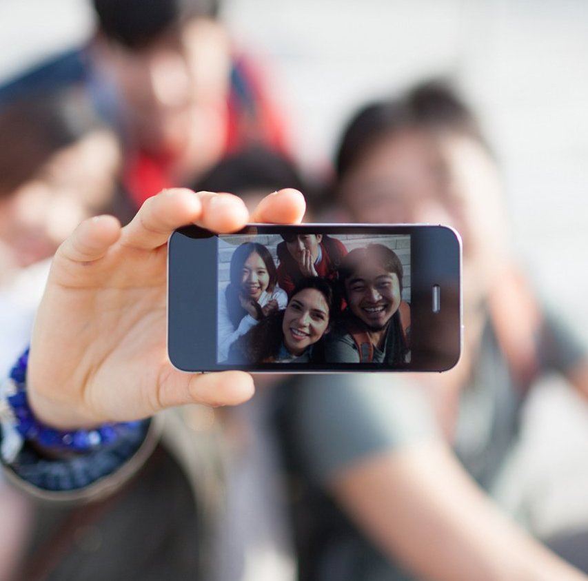 Selfie, quando diventa una malattia seria