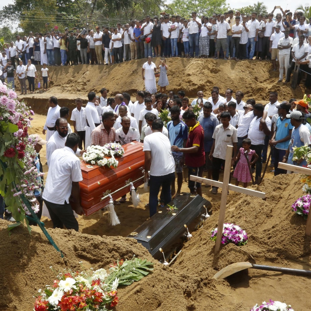 Sri Lanka, il bilancio della strage scende di oltre 100 morti