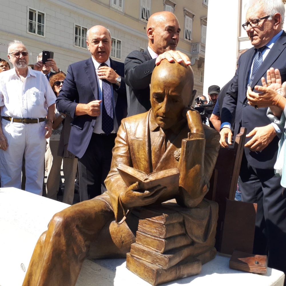 Statua D'Annunzio a Trieste, protesta ufficiale della Croazia