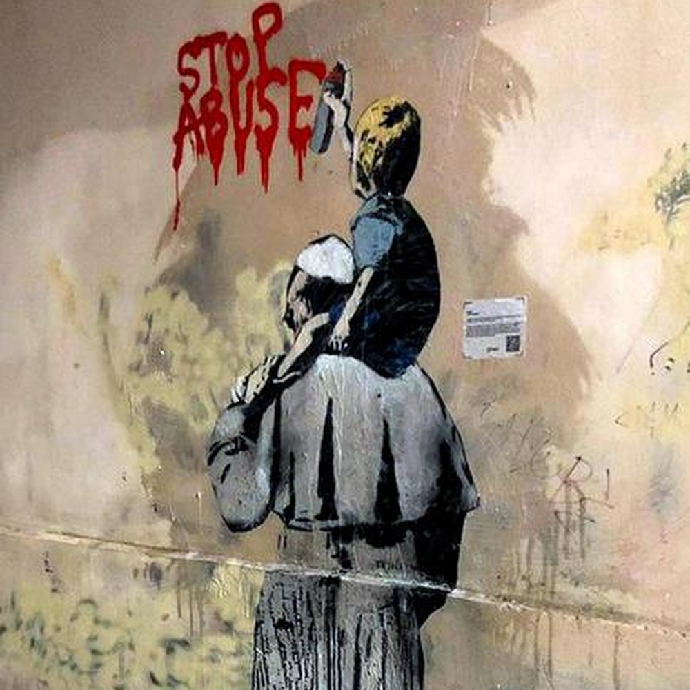 Stop abuse, il graffito di Papa Francesco a Roma