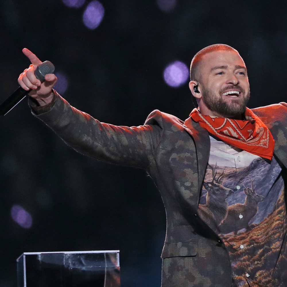 Super Bowl, Justin Timberlake brilla tra laser e ballerini