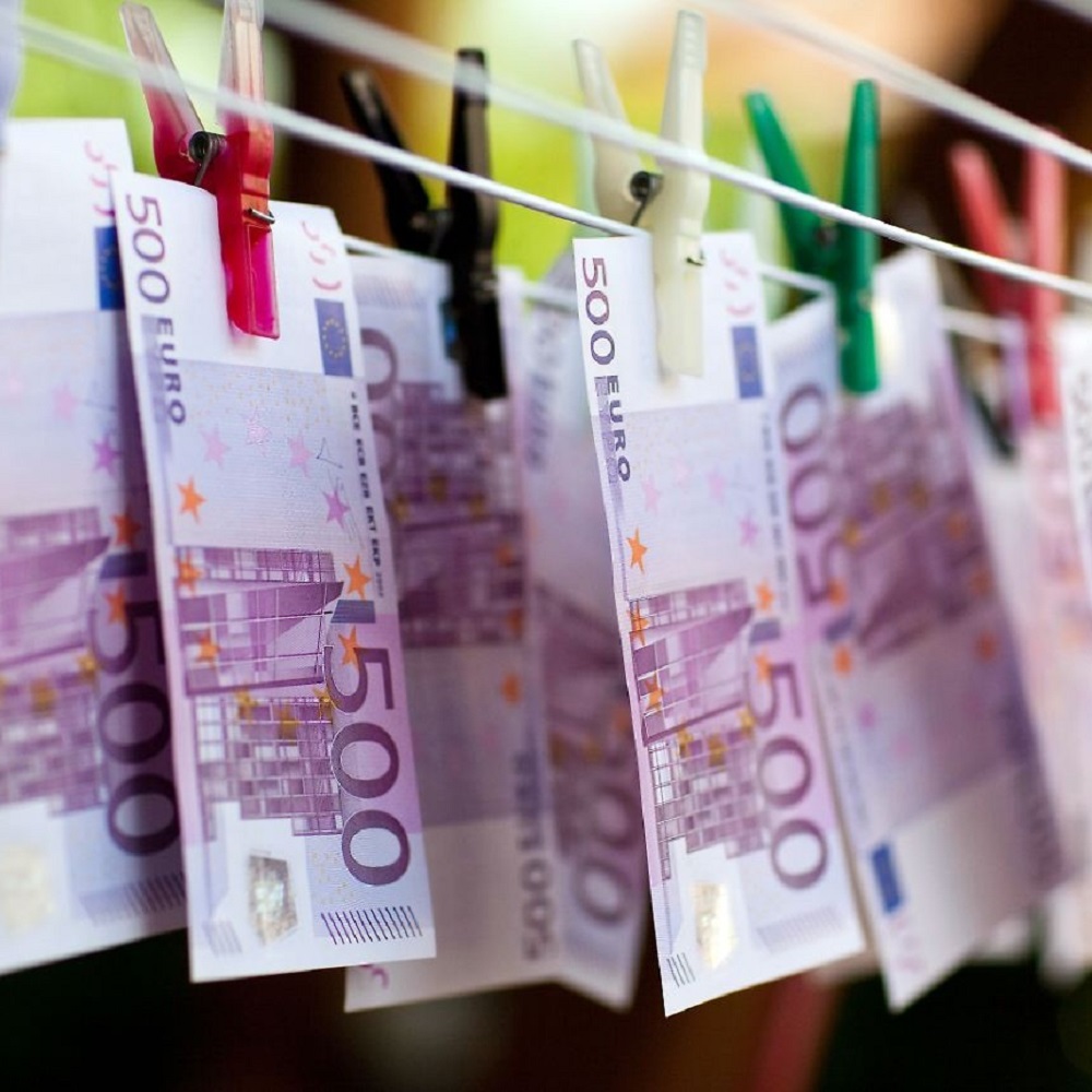 Svizzera, chi ha trovato banconote in bagno potrà tenerle