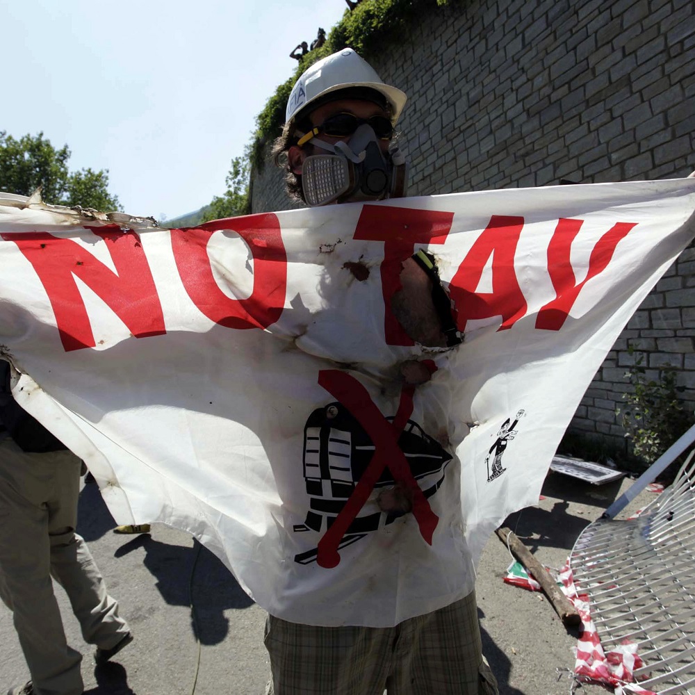 Tav, scontri a Chiomonte tra manifestanti e polizia