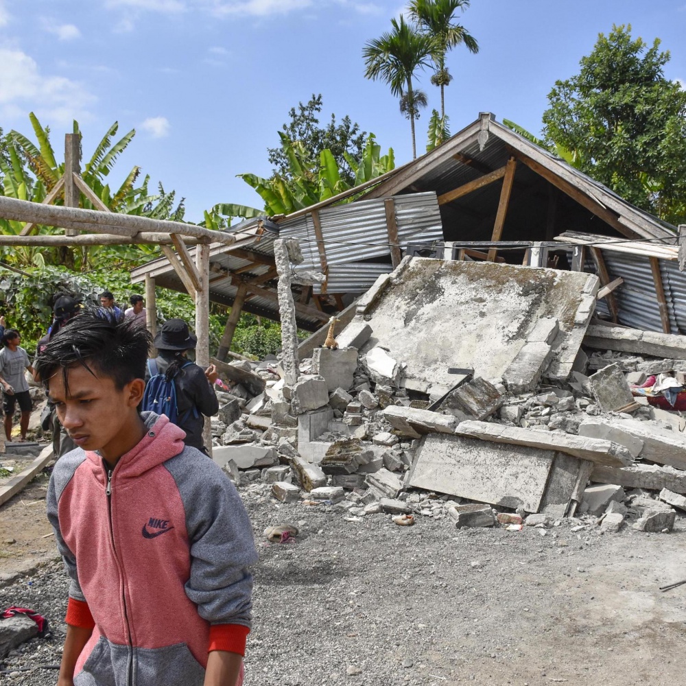Terremoto in Indonesia, oltre 90 morti