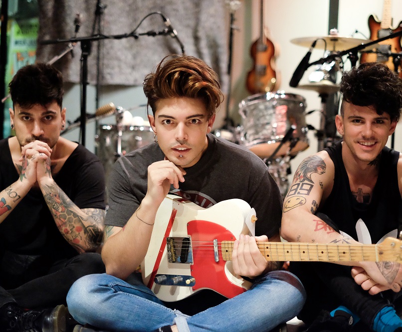 The Kolors, nel video "Don't Understand" c'è Greta Menchi