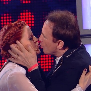 The Voice, bacio tra Noemi e Roby Facchinetti