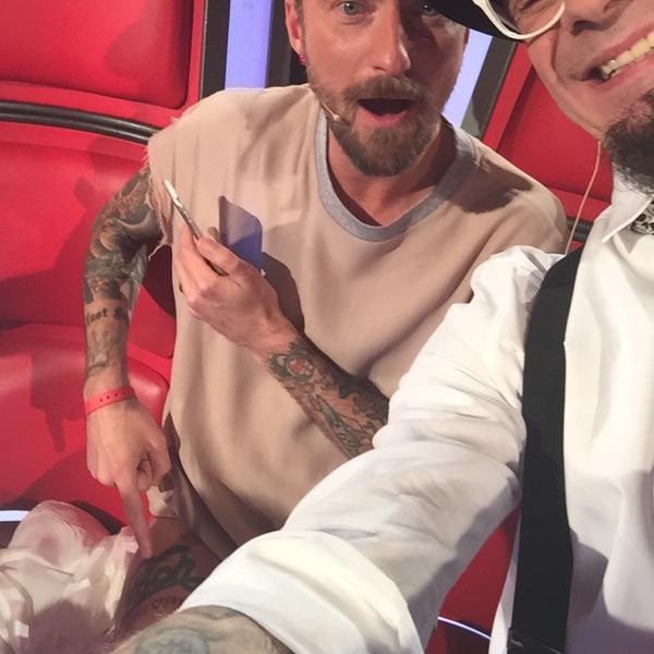 The Voice, tatuaggio d'amore di Francesco Facchinetti per J-Ax