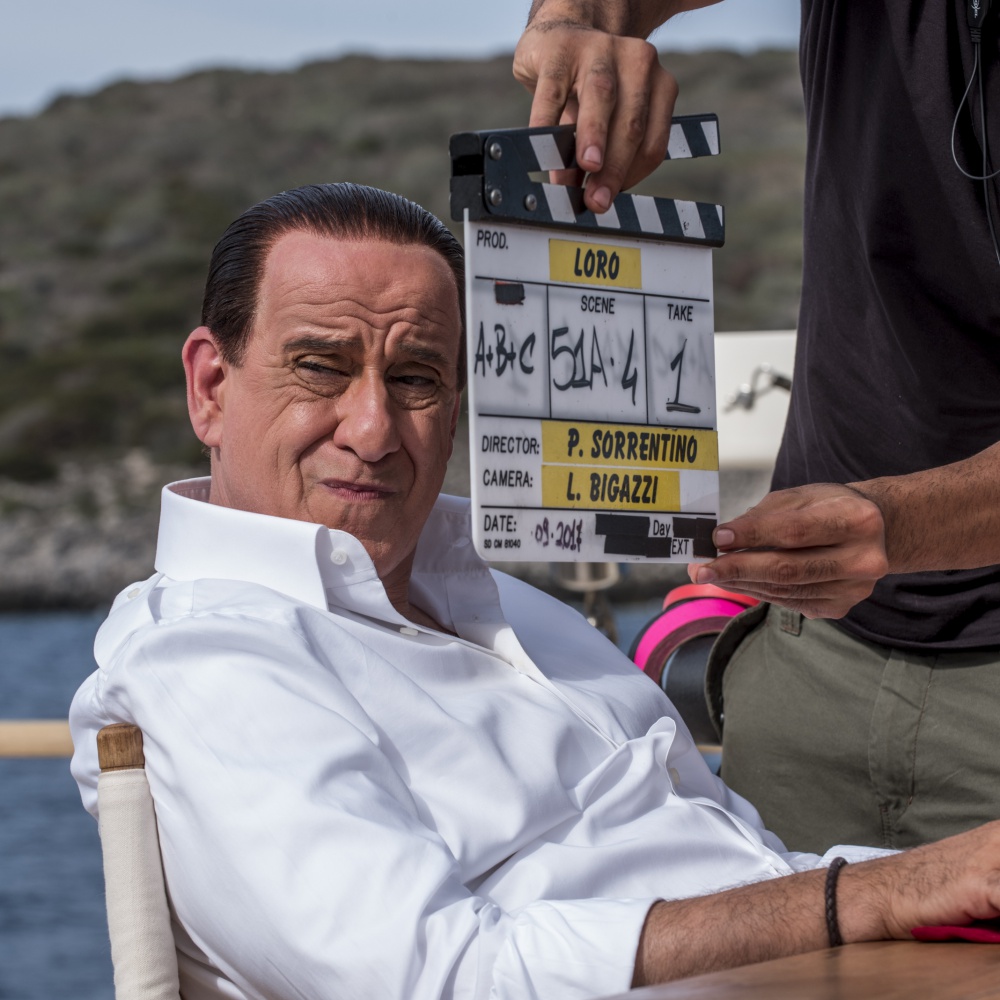Toni Servillo diventa Silvio Berlusconi nel film "Loro"