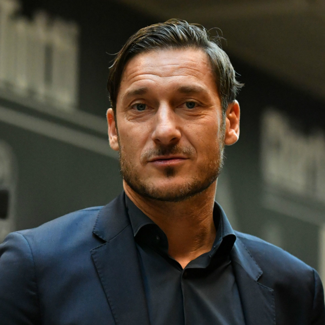 Totti, oggi compleanno e presentazione del libro al Colosseo