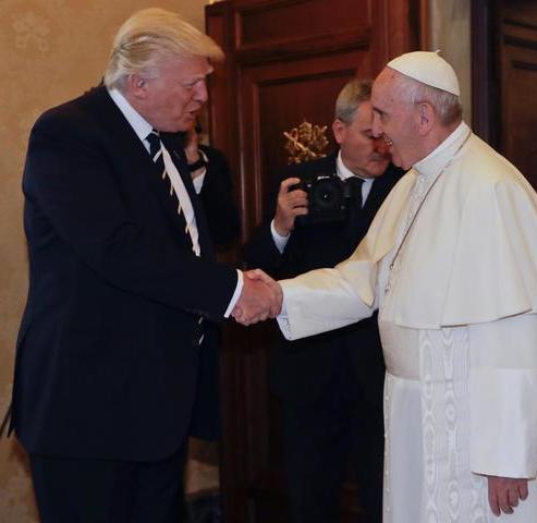 Trump incontra Papa Francesco: "Un grande onore"