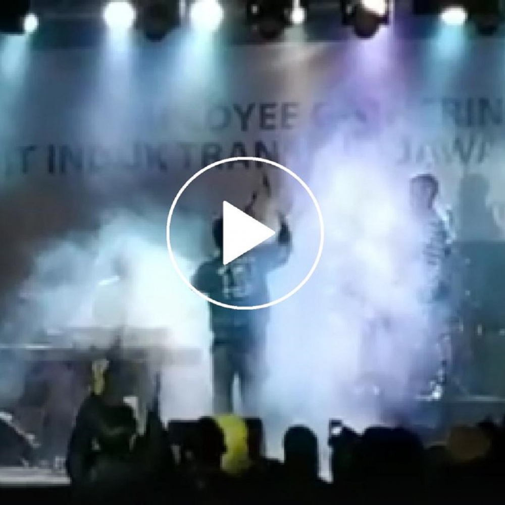 Tsunami in Indonesia, il video dell'onda che travolge un concerto