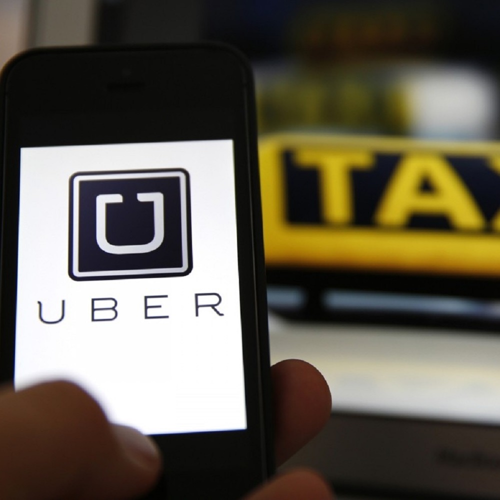 Uber Taxi, da oggi l'app arriva in Italia, Torino prima città
