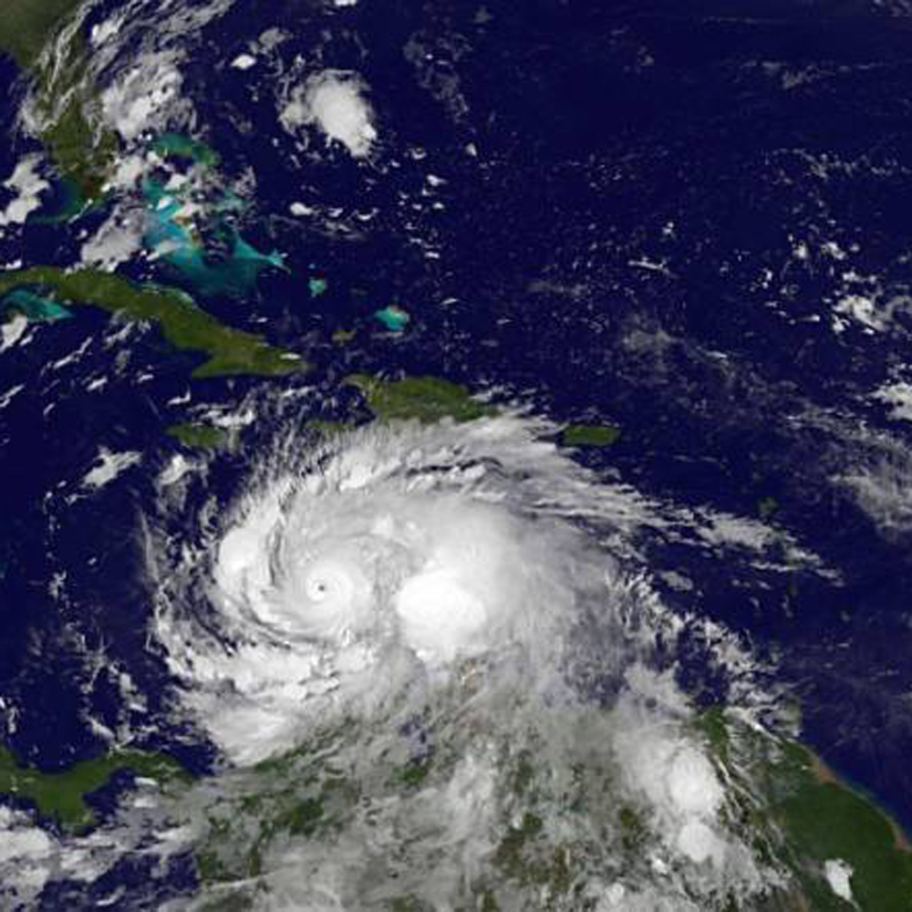 Uragano Matthew minaccia la Florida, evacuate tre milioni di persone