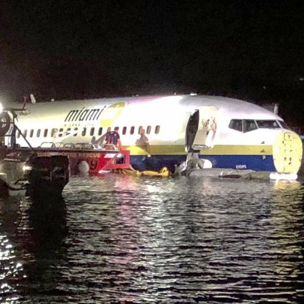 Usa, Boeing 737 fuori pista in Florida, finisce in un fiume