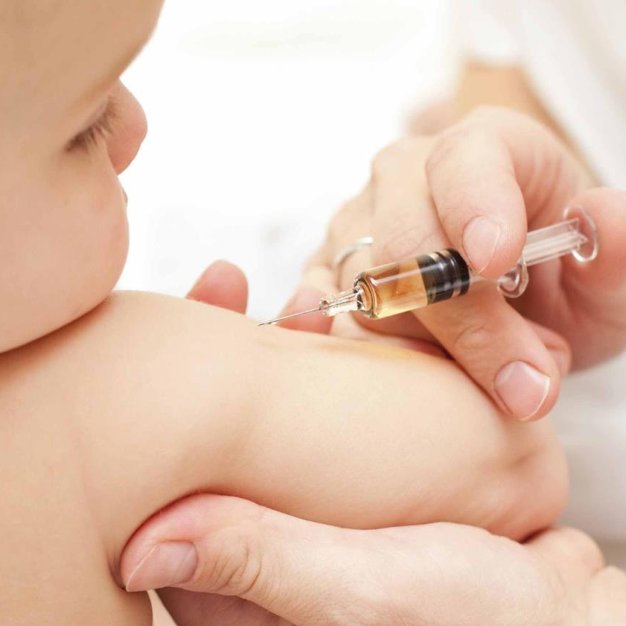 Vaccini, potrebbe bastare l’autocertificazione a scuola