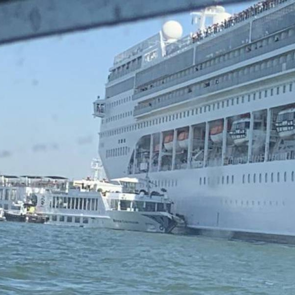 Venezia, incidente tra nave crociera e battello, 4 feriti