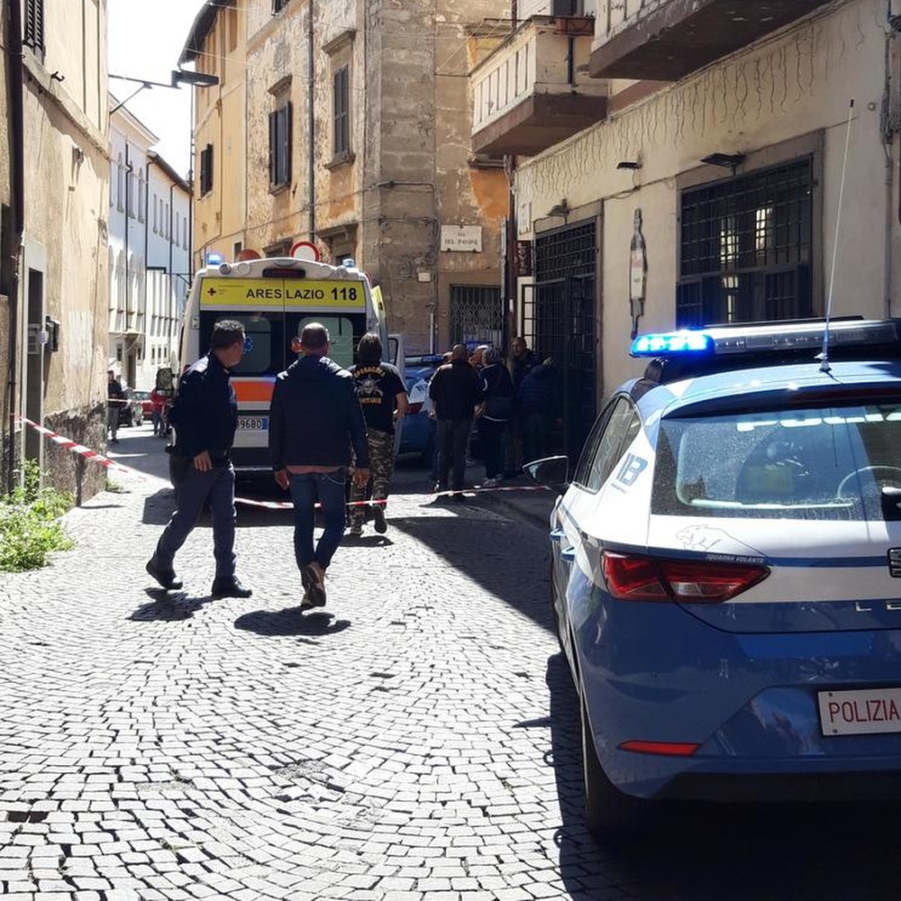 Viterbo, uomo trovato morto nel suo negozio, si pensa ad una rapina