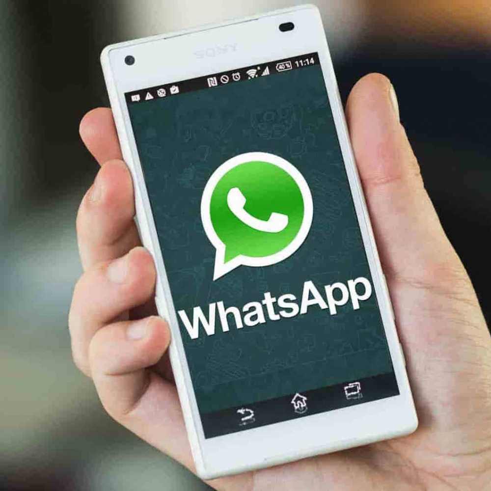 Whatsapp, l'invio di fotografie diventa immediato