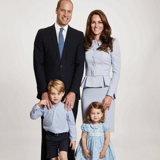 William e Kate, la foto di Natale con i figli