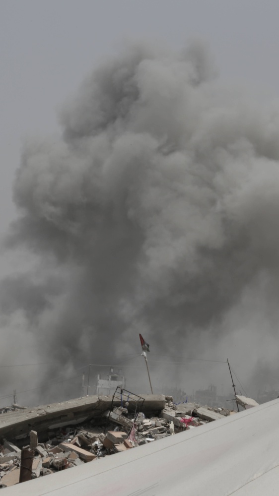 Mohammed Sinwar ucciso a Gaza dai raid israeliani. A Doha si tratta per la pace