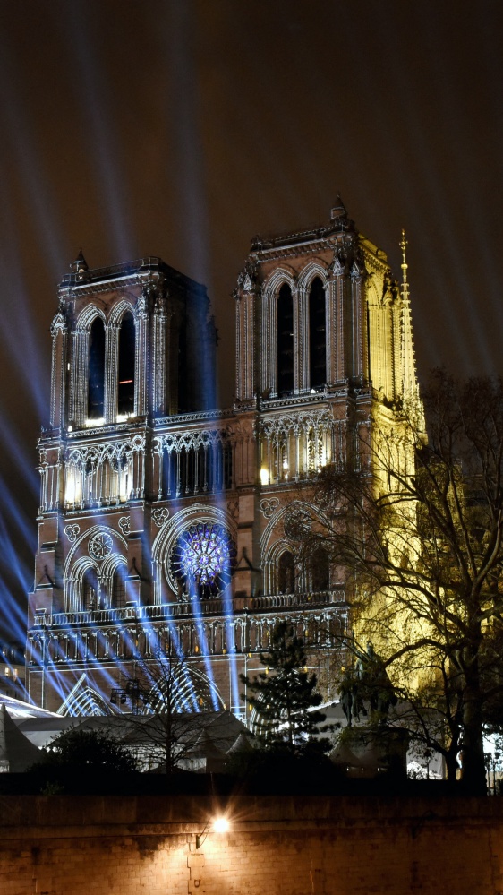 Notre-Dame de Paris riapre, una quarantina i capi di stato presenti, Sergio Mattarella tra essi