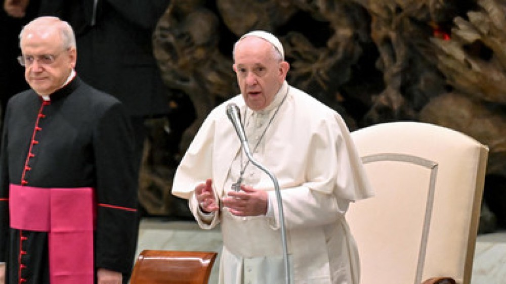Papa Francesco in udienza, no a suicidio assistito: "non c'è diritto a morire", sì ad alleviare sofferenze