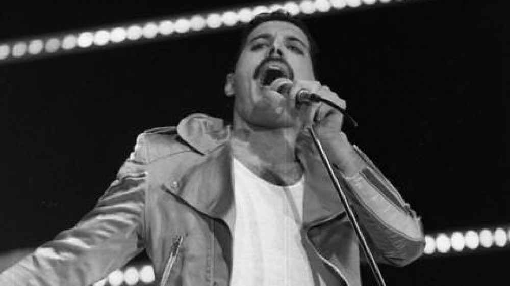 Trent'anni senza Freddie Mercury. Il 24 novembre 1991 si spegneva il cantante diventato leggenda
