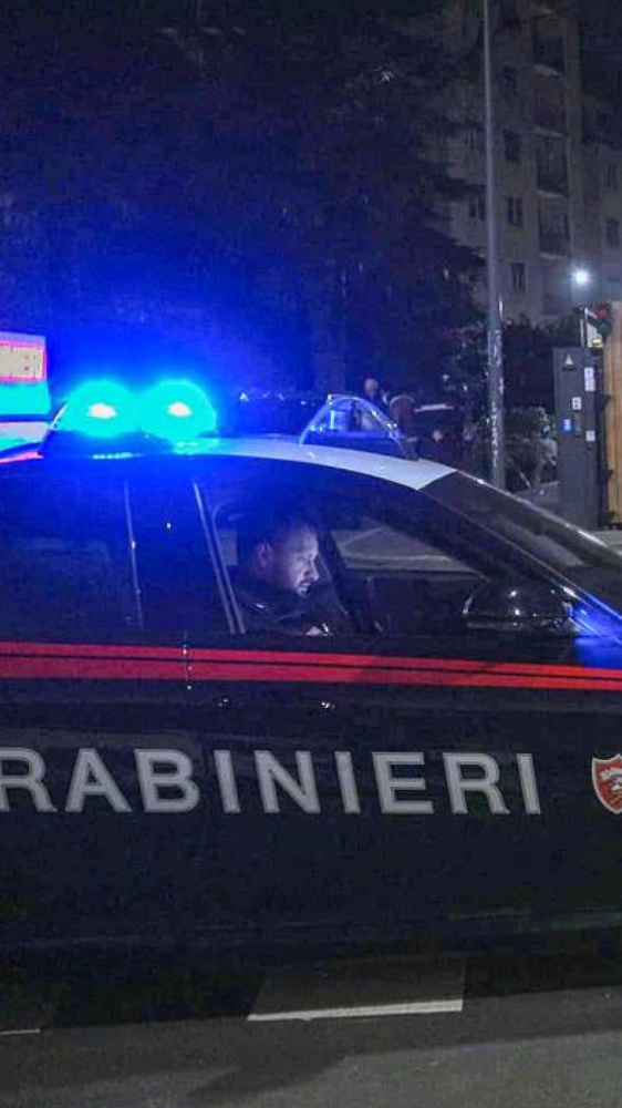 15enne derubato e sequestrato per un’ora in centro a Milano