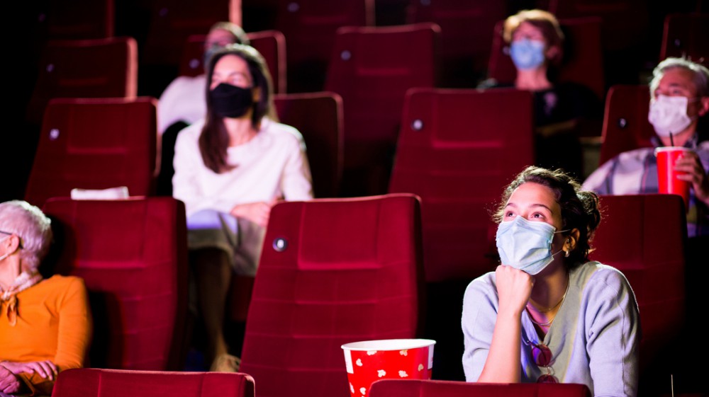 2021 annus horribilis per il grande schermo. Il cinema ha incassato il 71% in meno rispetto agli anni pre-Covid