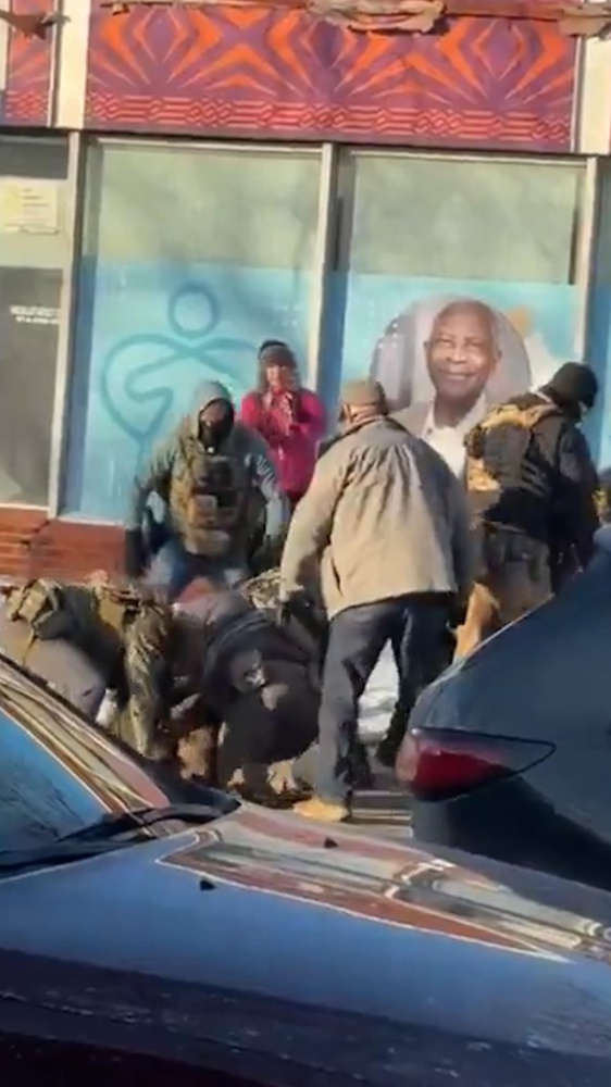 Usa: 37enne muore a Minneapolis, ucciso da un agente dell'Ice