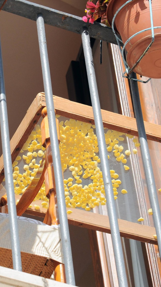 A Bari pastaie in sciopero, niente orecchiette fatte in casa ai turisti, anche oggi bancarelle chiuse