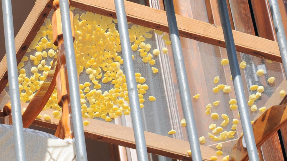 A Bari pastaie in sciopero, niente orecchiette fatte in casa ai turisti, anche oggi bancarelle chiuse