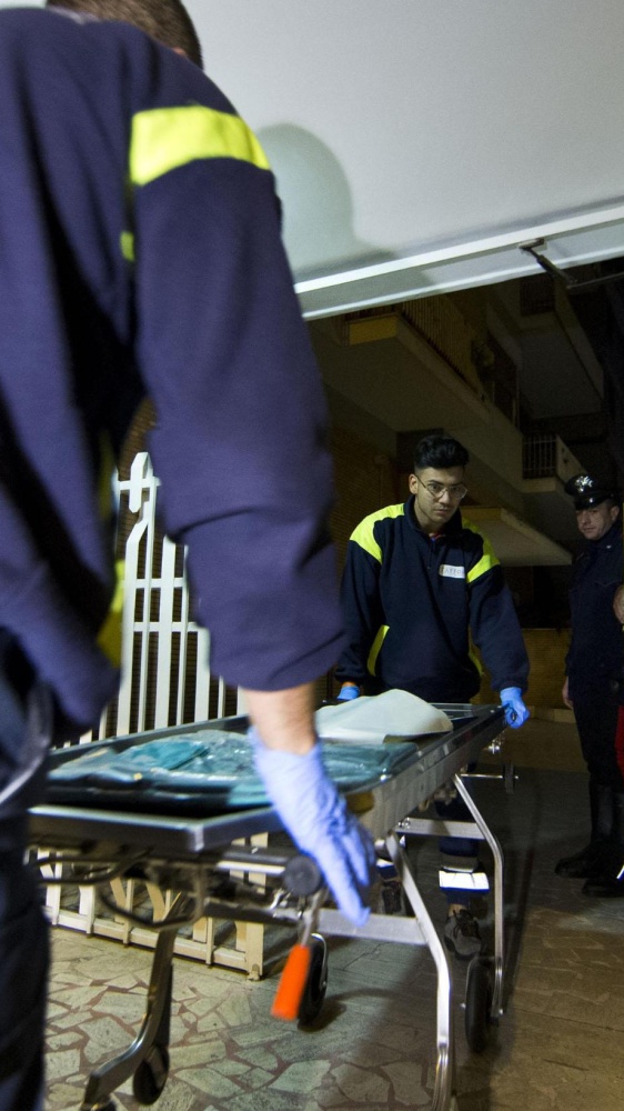 A Bari un uomo è stato arrestato, aveva staccato tubi e sondini alla madre, alletatacon una malattia oncologica