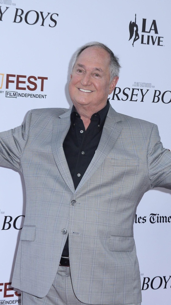 È morto Neil Sedaka, aveva 86 anni, è stata una leggenda del Rock'n'roll