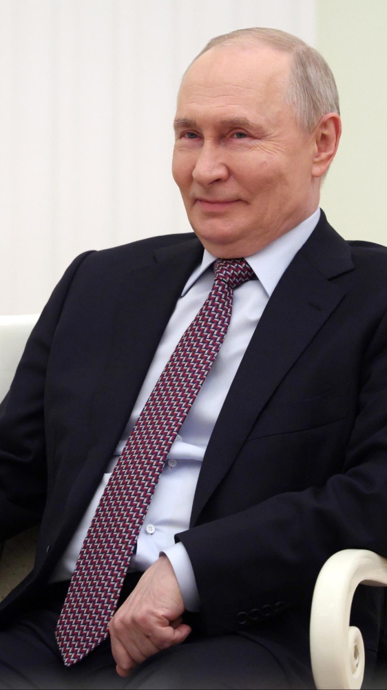 A Mosca la parata della Vittoria. Le parole di Putin: "Combattiamo contro una forza aggressiva sostenuta dalla Nato"