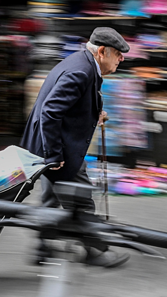 A Roma parte il progetto del badante di condominio comunale. Aiuterà gli over 65 che vivono soli