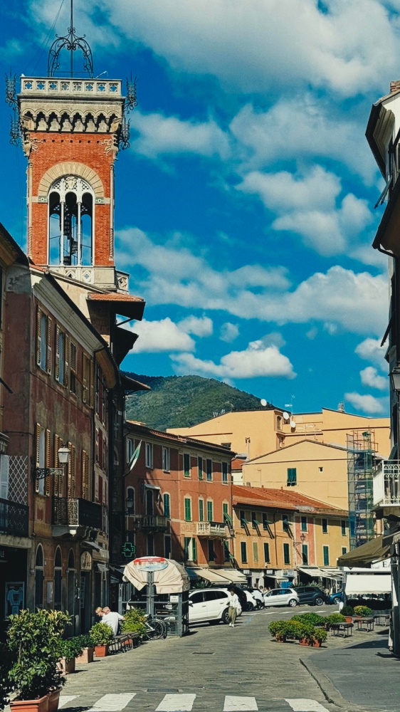A Sestri Levante (Ge) è vietato arrampicarsi sugli alberi, lo ha deciso il comune
