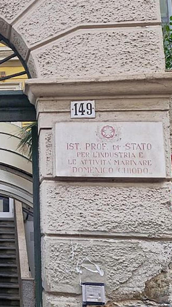 Accoltellato in classe da un compagno, muore studente 18enne, fermato l'autore