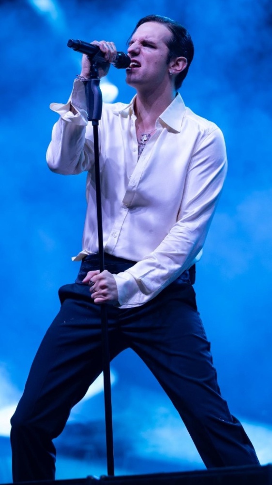 Achille Lauro all'Ariston: sul palco salirà mercoledì 25 febbraio come co-conduttore, l'annuncio di Carlo Conti