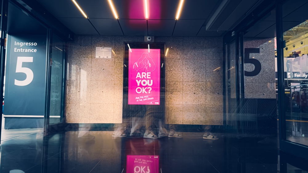 "Are you ok?", l'Aeroporto di Roma Fiumicino è il primo con un Punto Viola per le donne vittime di violenze