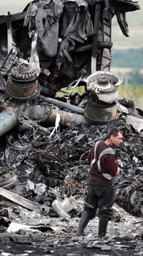 Aereo passeggeri precipita in Kazakistan, al momento le vittime sarebbero tra le 30 e le 40 e 32 i sopravvissuti