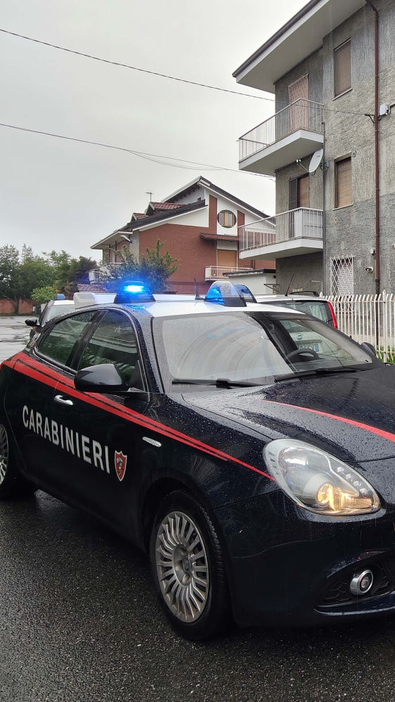 Agguato questa mattina a Napoli, ucciso a colpi di pistola un 34enne, forse vicino alla Camorra. E' caccia al killer