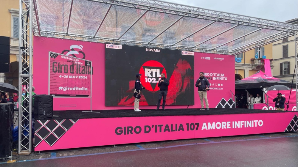 Al Giro d’Italia tappa enogastronomica in Piemonte, tra vigneti, risaie e tartufi