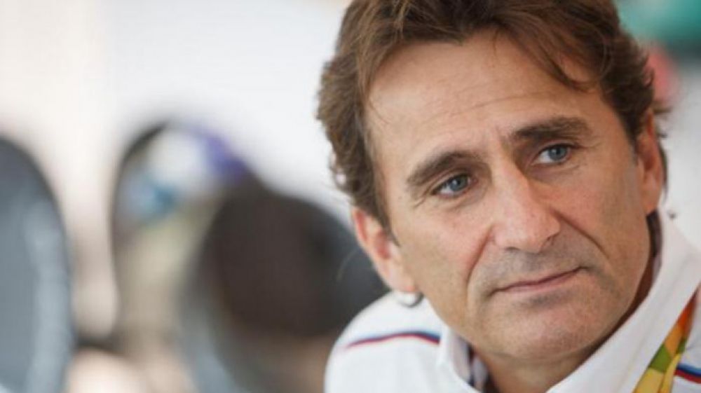 Alex Zanardi, il vescovo di Siena, monsignore Augusto Paolo Lojudice, ha visitato l'ex pilota di Formula 1