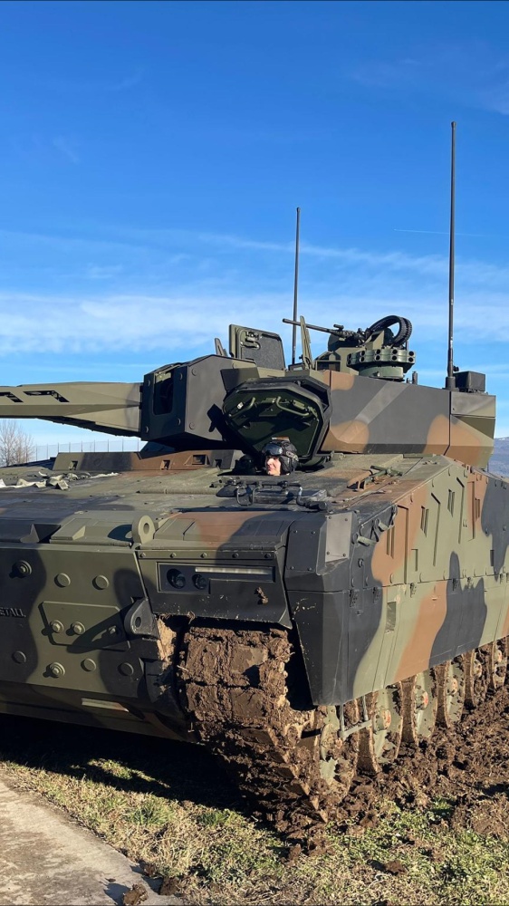 All'Esercito i primi Lynx di Leonardo e Rheinmetall. Crosetto, scenario internazionale impone Difesa in evoluzione costante