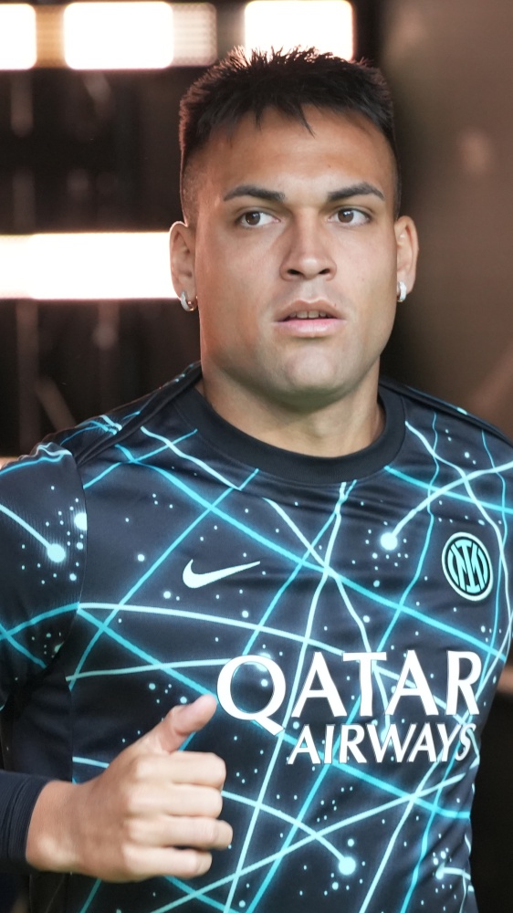 All'Inter volano gli stracci, Thuram si schiera con Cahalanoglu dopo l'attacco di Lautaro Martinez