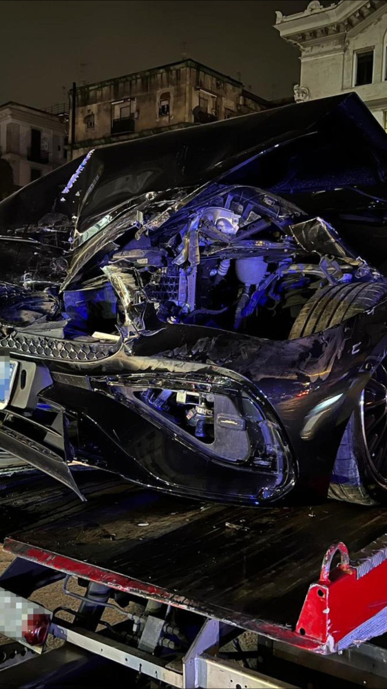 Alla guida sotto l'effetto di alcol uccide due donne a Napoli. 34enne arrestato, ai domiciliari