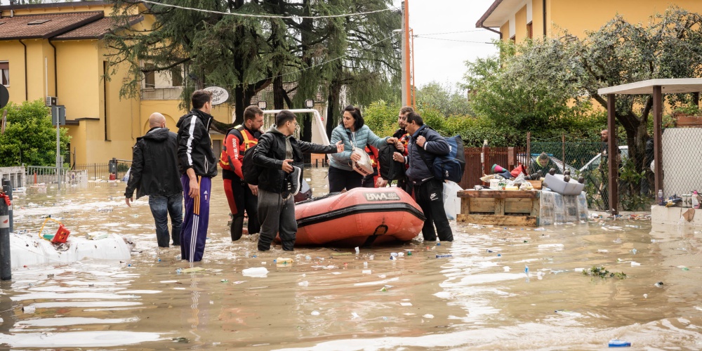 Alluvioni in Emilia-Romagna, 9 morti e oltre 10 mila sfollati - RTL 102.5